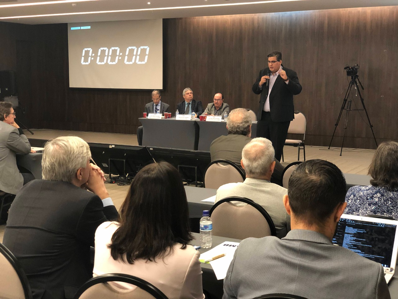 77BBAA82 C585 46A4 BA63 CA1498988E46