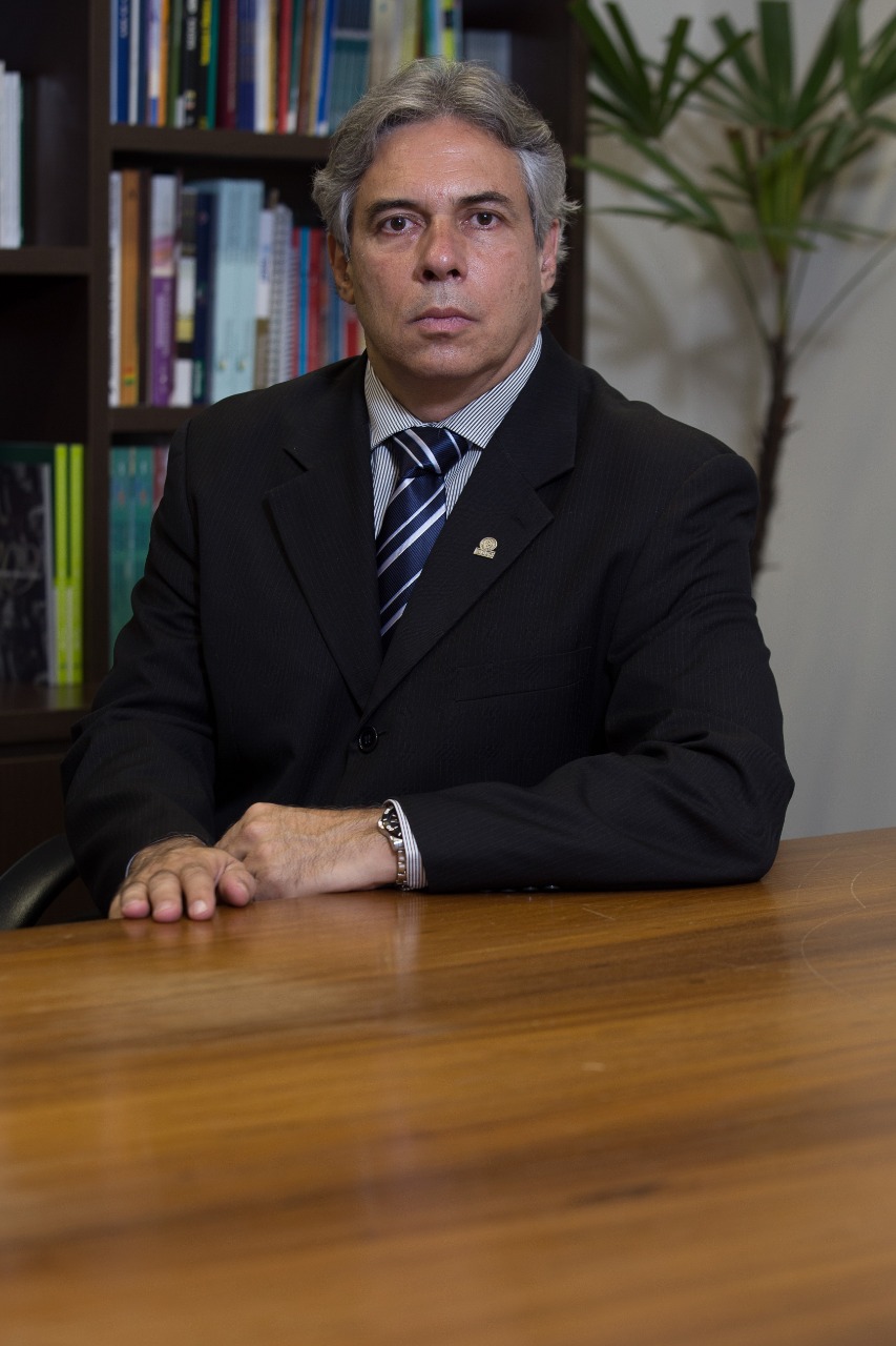 PRESIDENTE DA AMB ASSUME A CONFEMEL