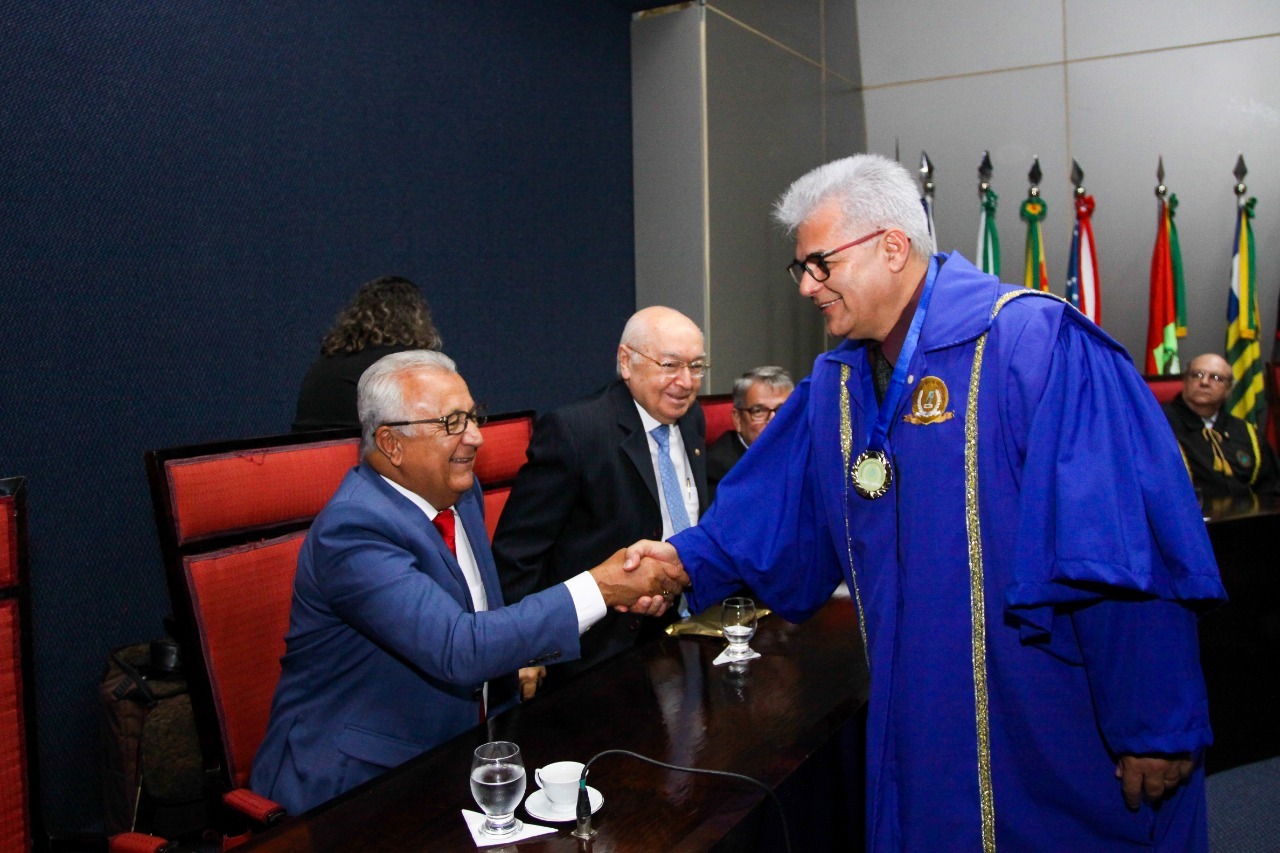 Aderval Somese Academia