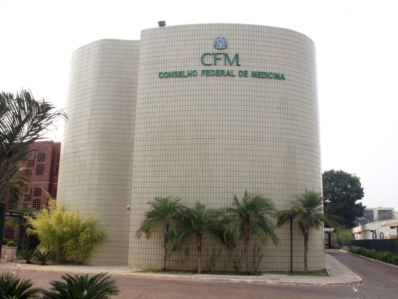 Fachada por Márcio Arruda CFM